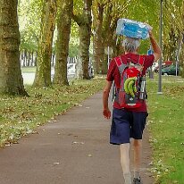 IMG_20180730_163850 30/07/2018 - Gilles l'africain qui ramène l'eau et les fruits à Jumbo. I was super impressed by Gilles' carrying powers - No bag? No problem what's a head...